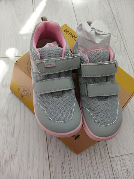 Nove barefoot tenisky, protetika,35