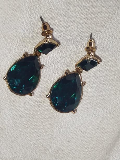 Smaragdové náušnice,
