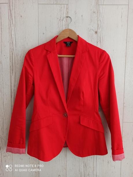 Červené sako, f&f,s