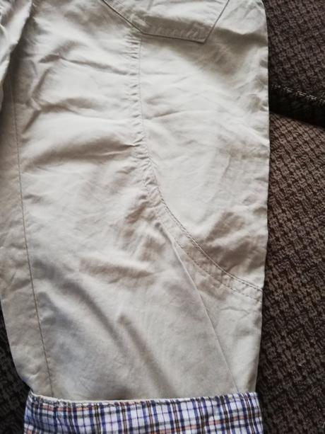 Nohavice s trakmi, 110