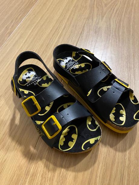 Batman nové sandále, 32