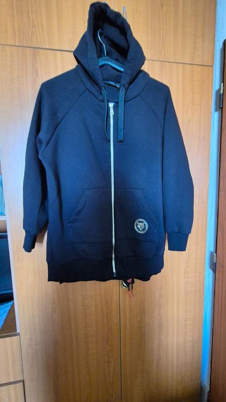 Predlzena mikina pre moletky,