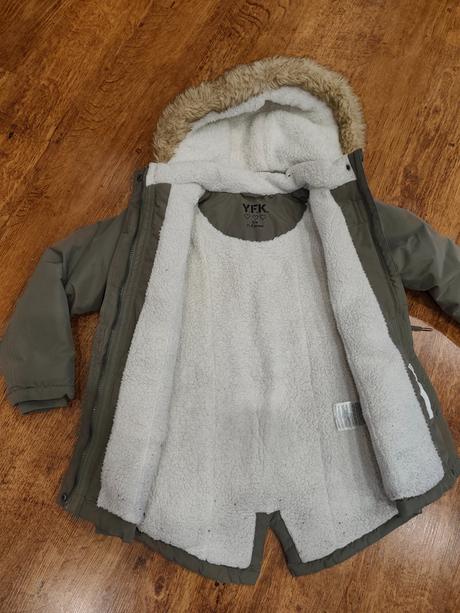 Teplá zimná bunda, 128