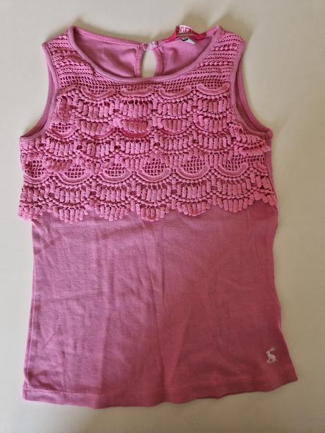 Tielko s čipkou, 122