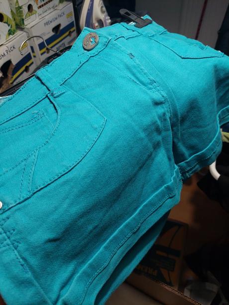 Tyrkysové kraťasy, l