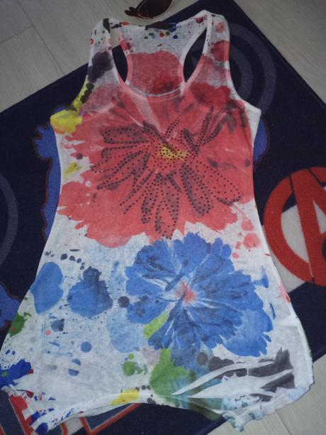 Asymetrické tielko, m