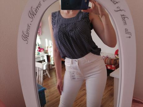 Jemne bodkovaná blúzka, s