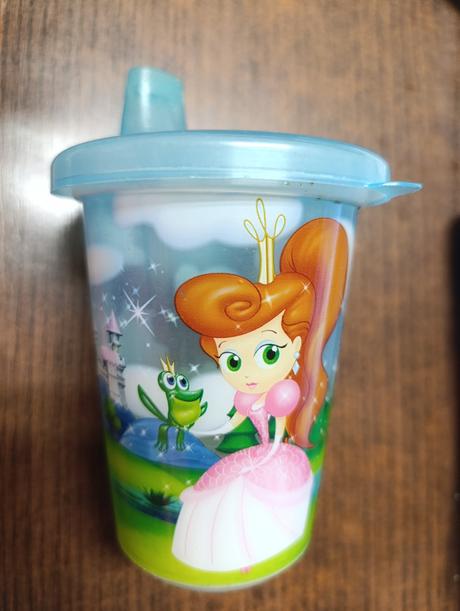Nuby pohárik na pitie s náustkom a princeznami,