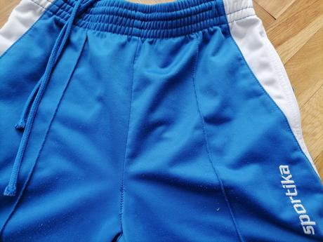 Tepláky sportika, 140