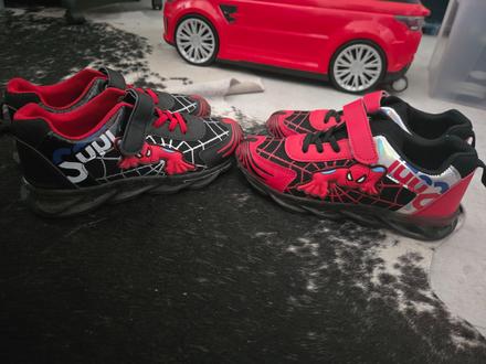 Tenisky spiderman, 35