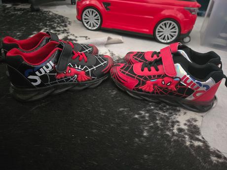 Tenisky spiderman, 35