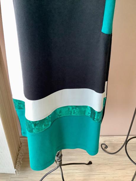 Krasne upletove saty s flitrami, 44