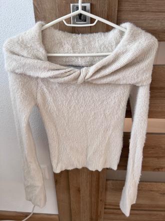 Bershka top s odhalenými ramenami, bershka,s