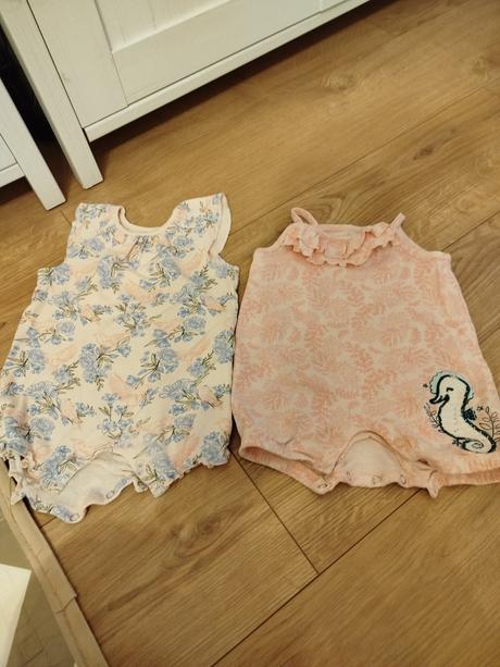 Body s krátkym rukavom, 74