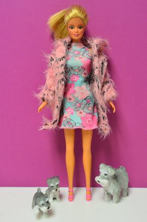 Barbie a pes,