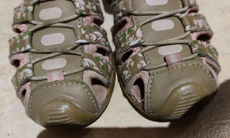 Športovejšie sandále, cupcake,28