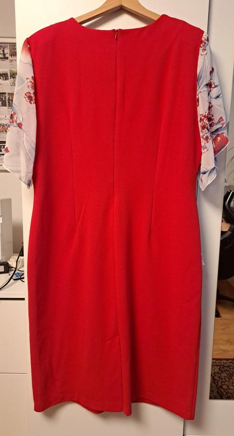 Spoločenské šaty, 48