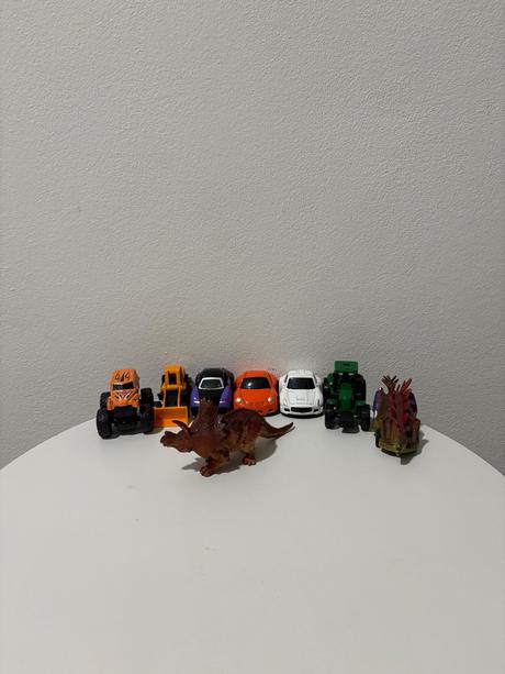 Autíčka a dinosaury, 