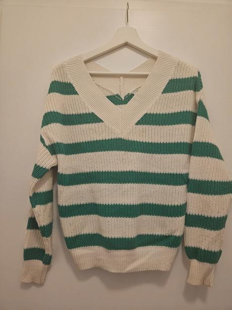 Krasny svetrik, new yorker,xs