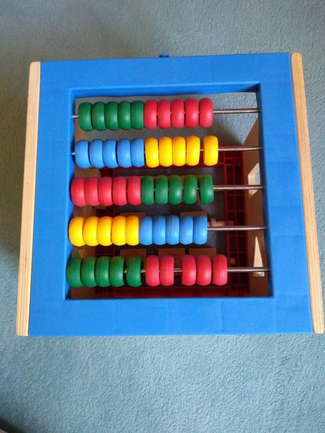 Drevená interaktívna kocka, 