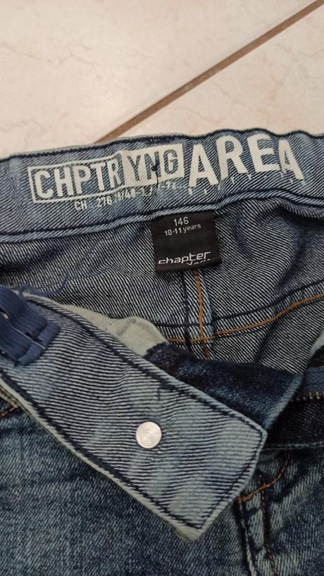 Maskáčové riflové kraťasy, chapter young,146