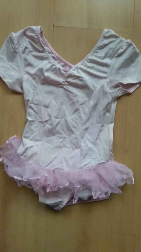 Dres so suknickou pre malú baletku, 98