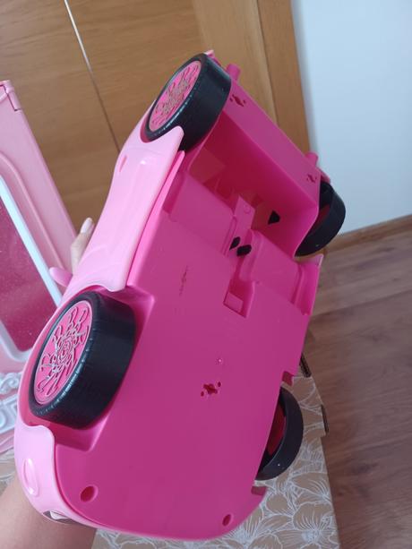 Skriňa pre bábiky, 