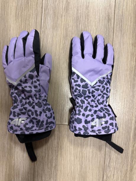 4f lyžiarska súprava-bunda,otepľovačky,rukavice, 122