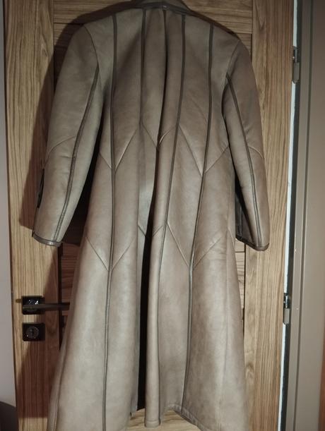 Kožený kožuch, 38