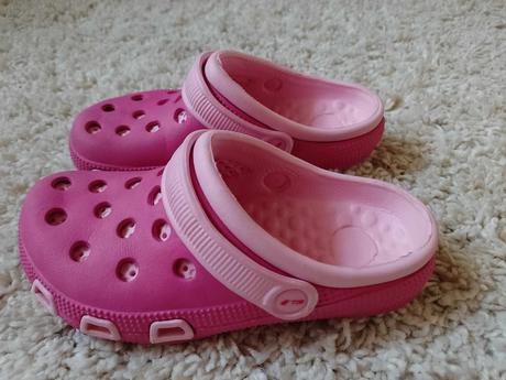 Crocsy super stav, 33