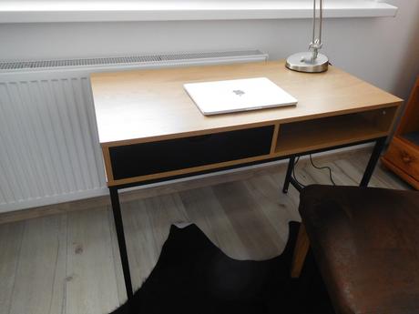 Písací stol+stolička čalunená,, 