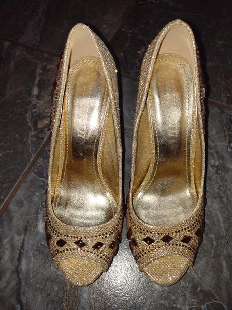 Nádherné lodičky, 36