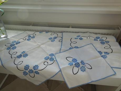 Set obrusov v modro bielom prevedení-kvietky,, 