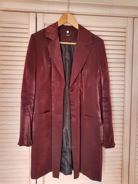 Spoločenské šaty so sakom, 42