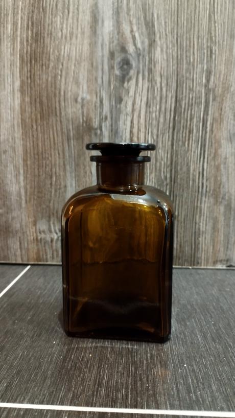 Hranaté sklené fľaše na čaje a bylinky, 