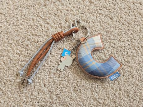 Labubu pin for love - písmeno c, 