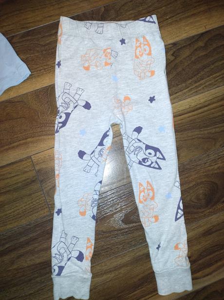 Pyžamo bluey, v. 92, 92