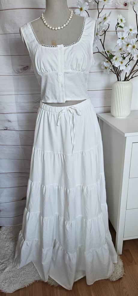 Krásny komplet sukňa + topík, 38