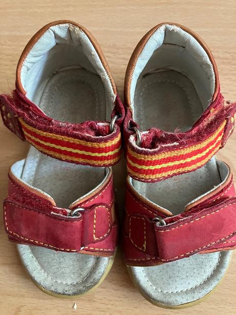 Červené sandálky, bären-schuhe,22