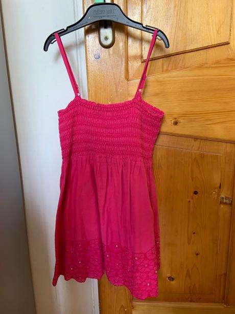 Ružové letné saty, 116