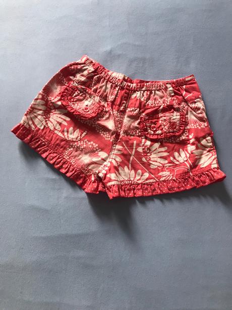 Šortky bodky fodričky, 122