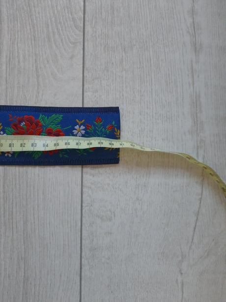 Podväzok a opasok s ľudovým motívom, 