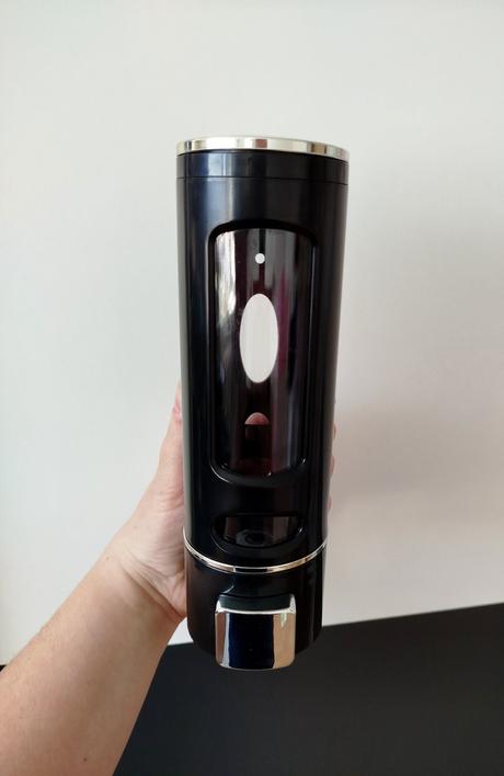 Nástenný dávkovač mydla, 