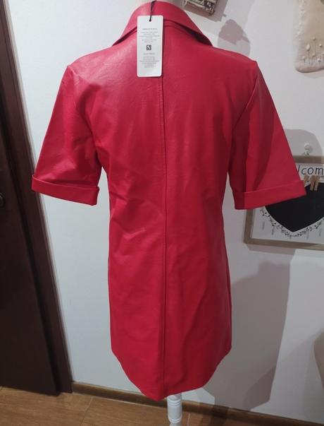 Koženkové šaty, s