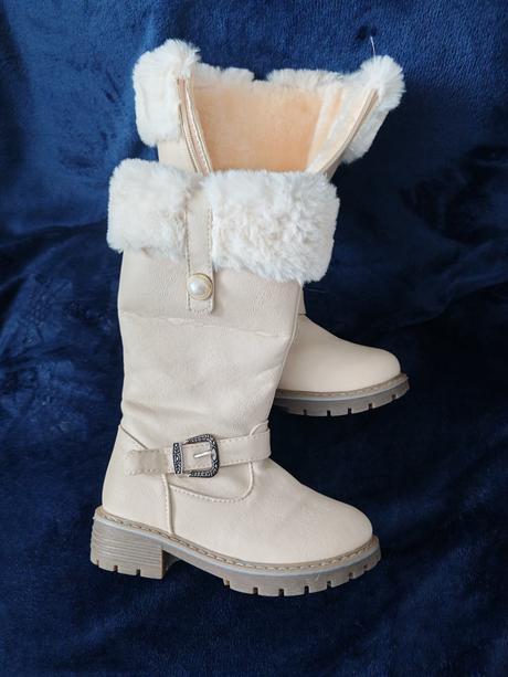 Nádherné vyteplene čižmičky vd 16,5 cm,