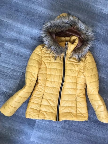 Nádherná bunda s krásnou kapucňou, m