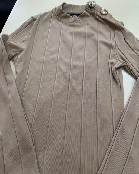 Balík dámskeho oblečenia, m