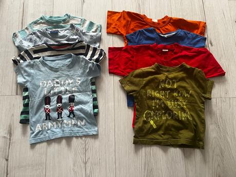 Balík kratkorukavovych tričiek na donosenie, 86–98