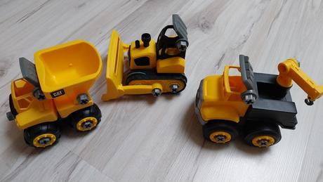 Stavebné stroje cat,