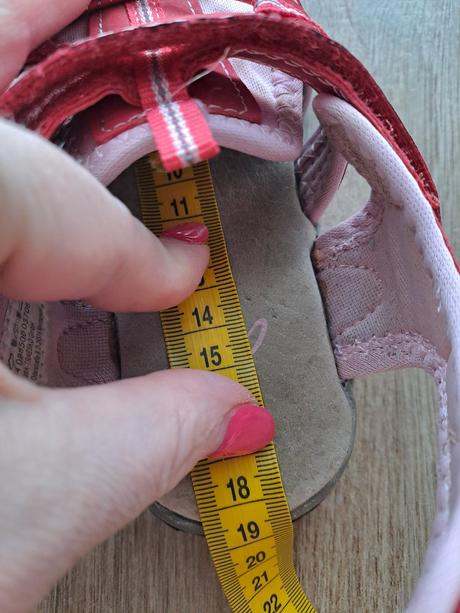 Trekové sandálky, 28